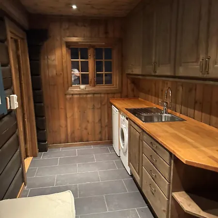 Sjarmerende På Med 5 Soverom Feriehus