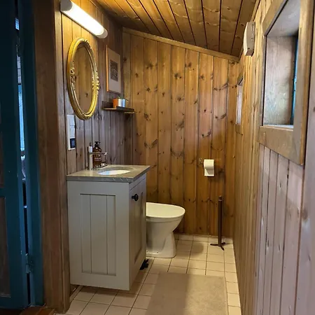 Sjarmerende På Med 5 Soverom Feriehus